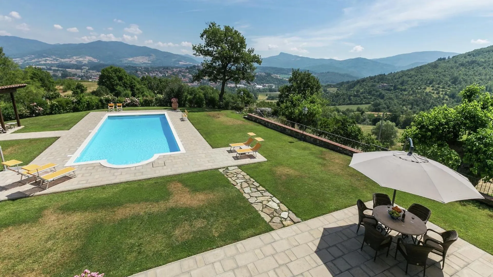 Beautiful Mansion In Poppi With Pool Villa