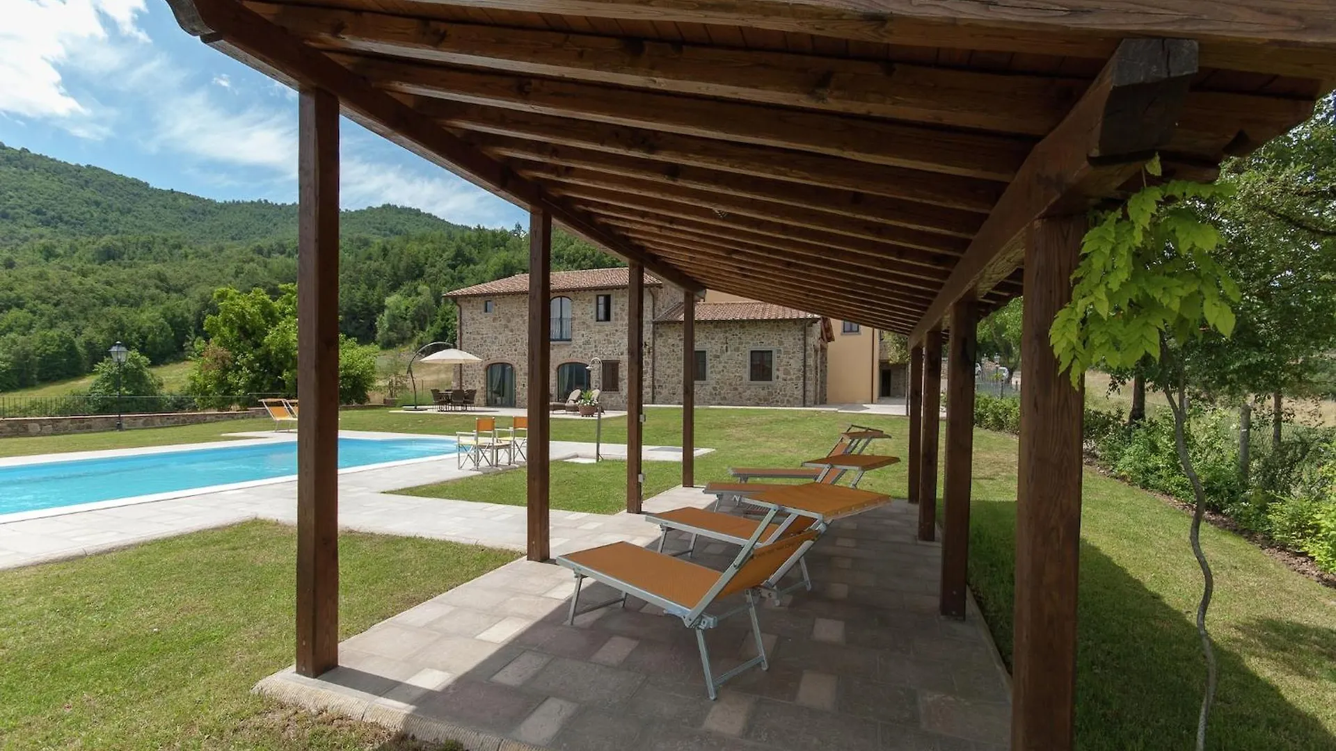 Beautiful Mansion In Poppi With Pool Villa