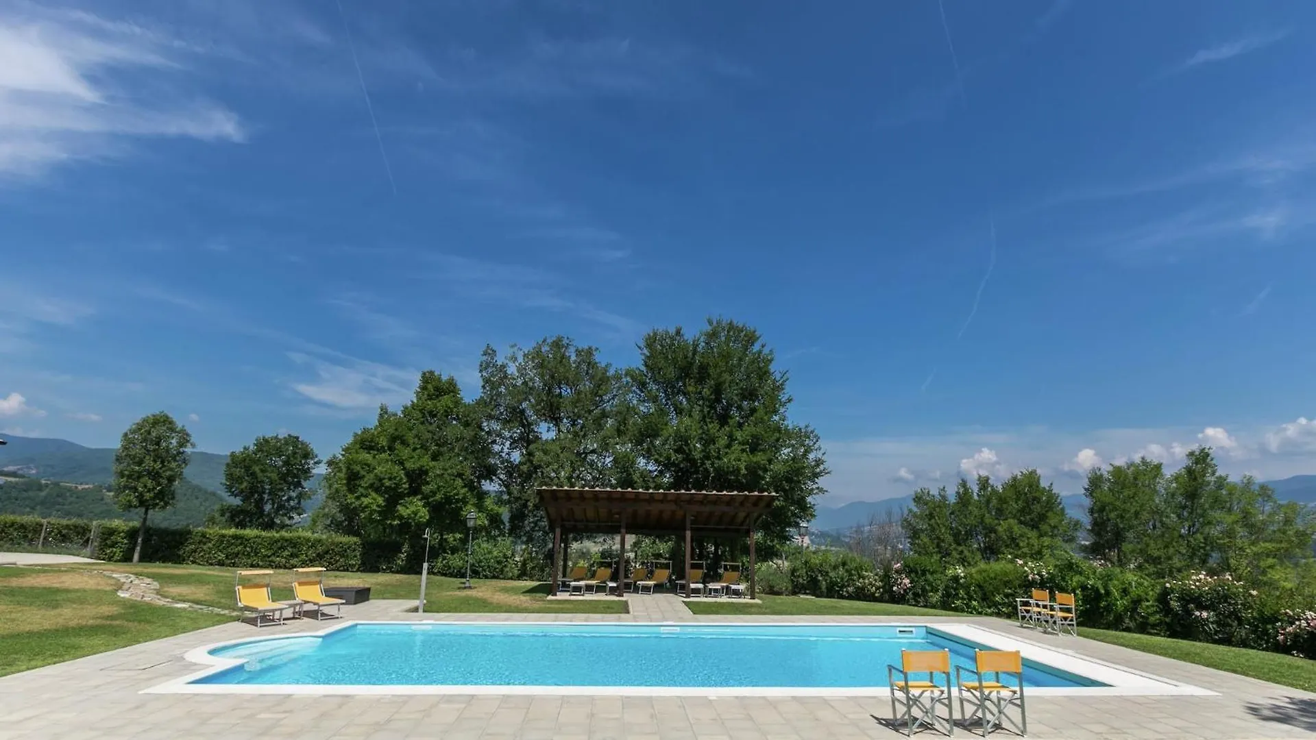 Beautiful Mansion In Poppi With Pool Villa 0*,